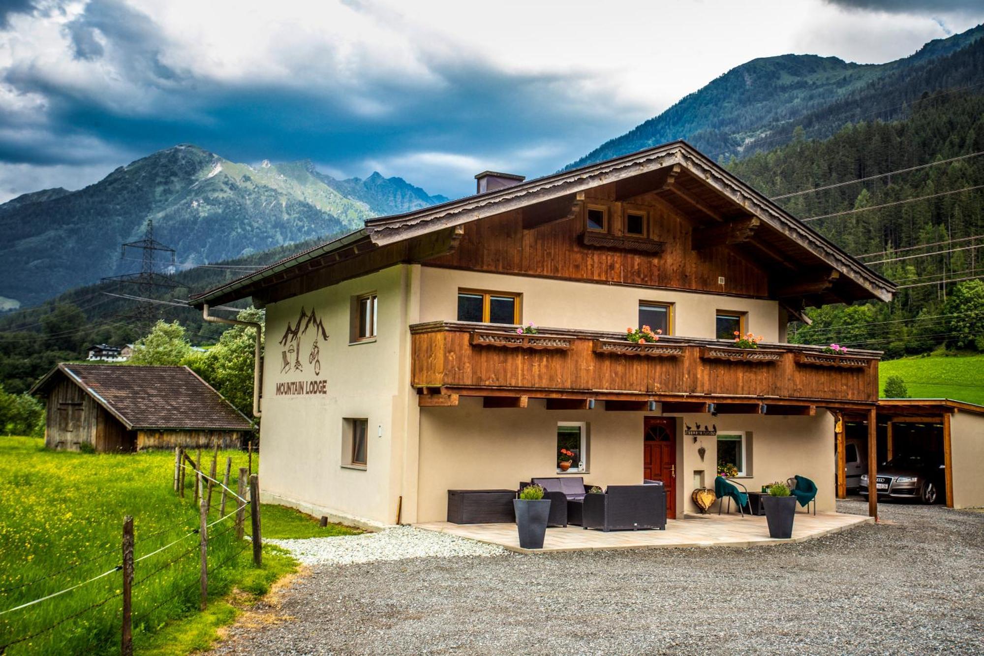 Mountain Lodge Neukirchen am Großvenediger Exterior photo